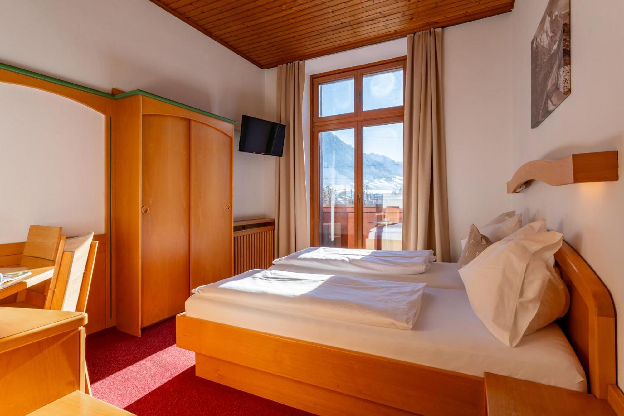 Hotel Gasthof Post Брук-ан-дер-Гросглокнерштрасе Екстер'єр фото
